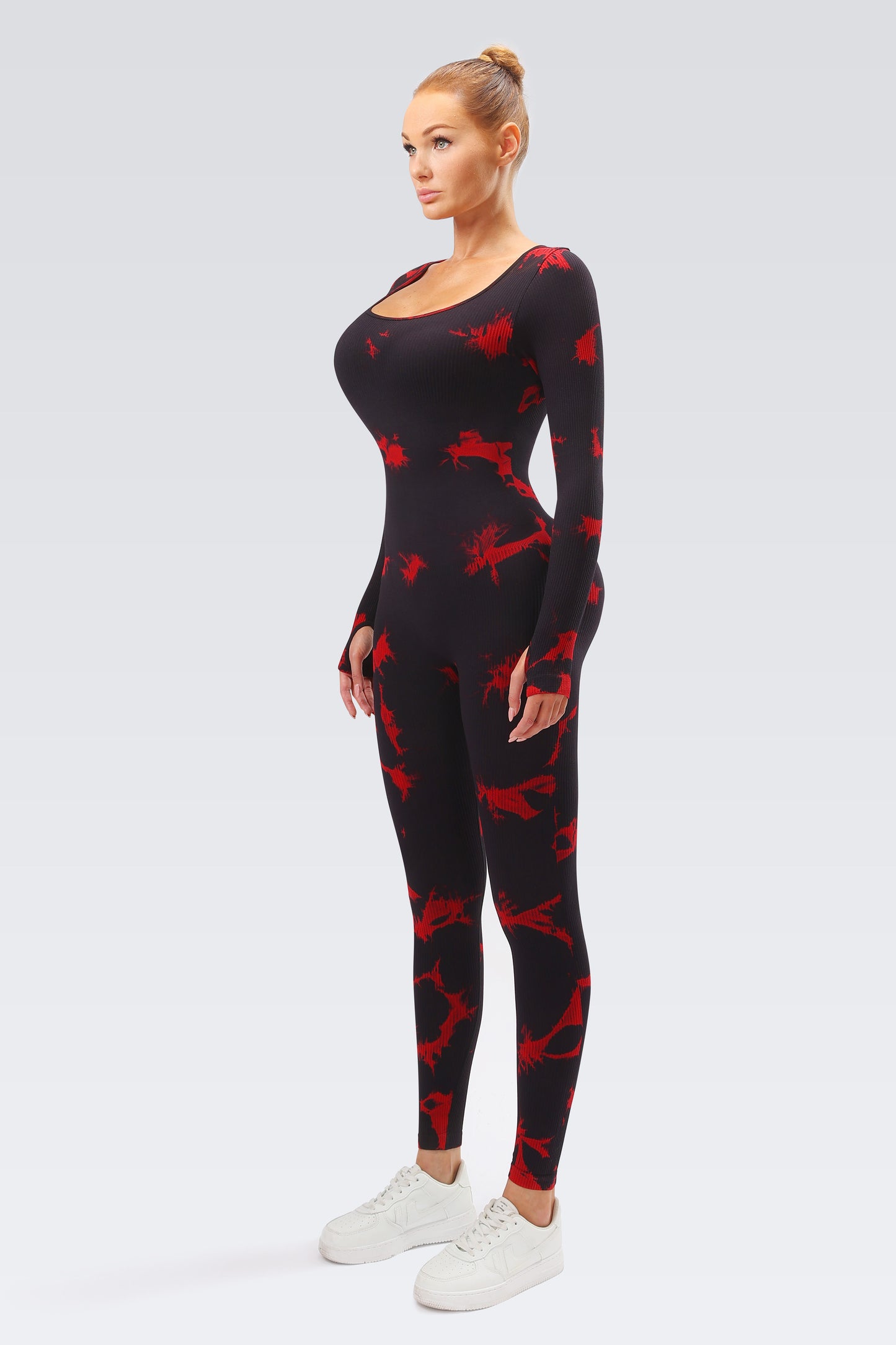 Get ready to slay your workout in style with our American new seamless leopard print fitness sports long