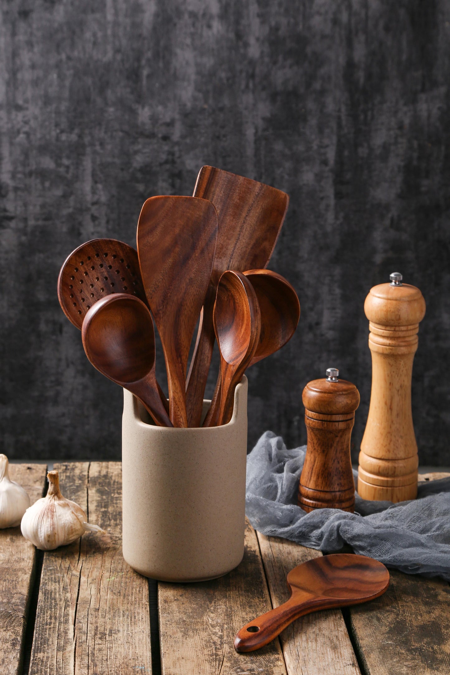 Classic Seven-Piece Wooden Kitchen Utensil Set